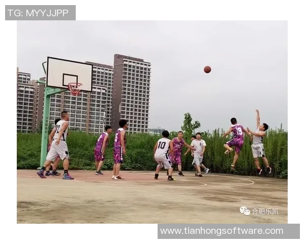 清化队与南定队激战正酣足球比赛直播精彩纷呈敬请关注