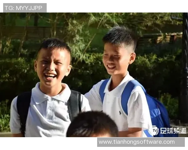 索扎的传奇旅程：从青涩少年到国际足球明星的成长故事